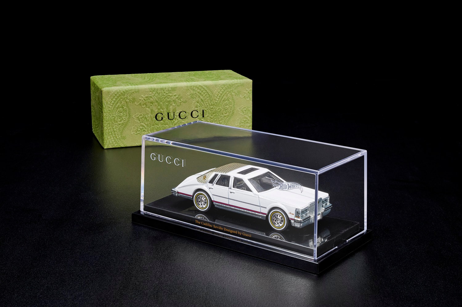 グッチとキャデラック セビルのコラボモデルが、1/64スケールで登場
