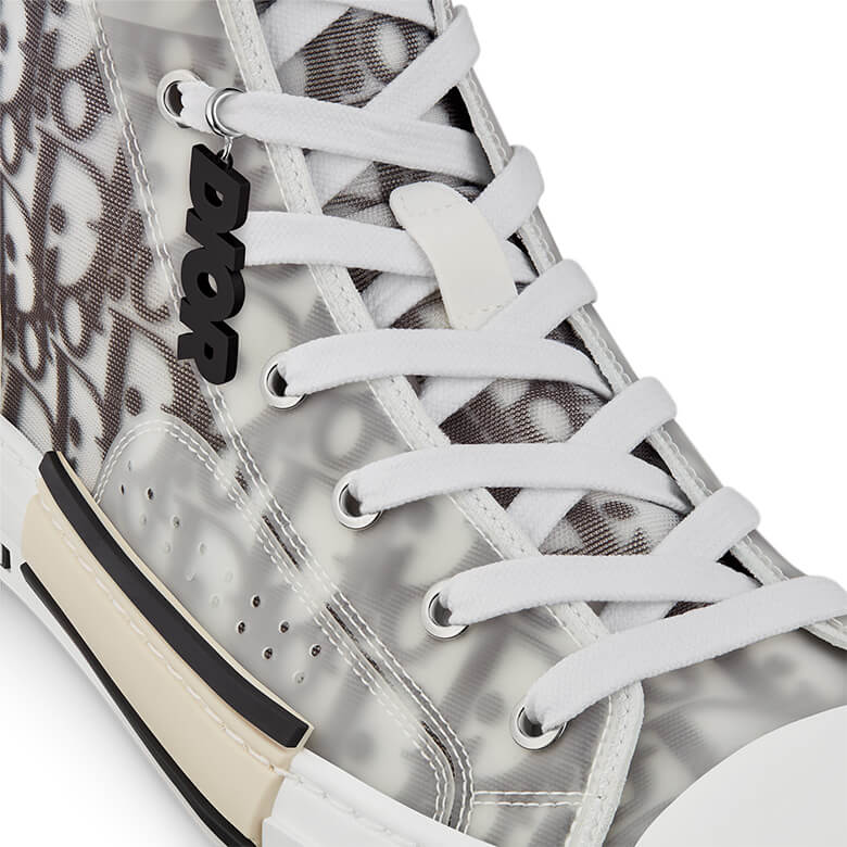 単品使いもしたくなる！ ディオールのスニーカー「B23」に着いた