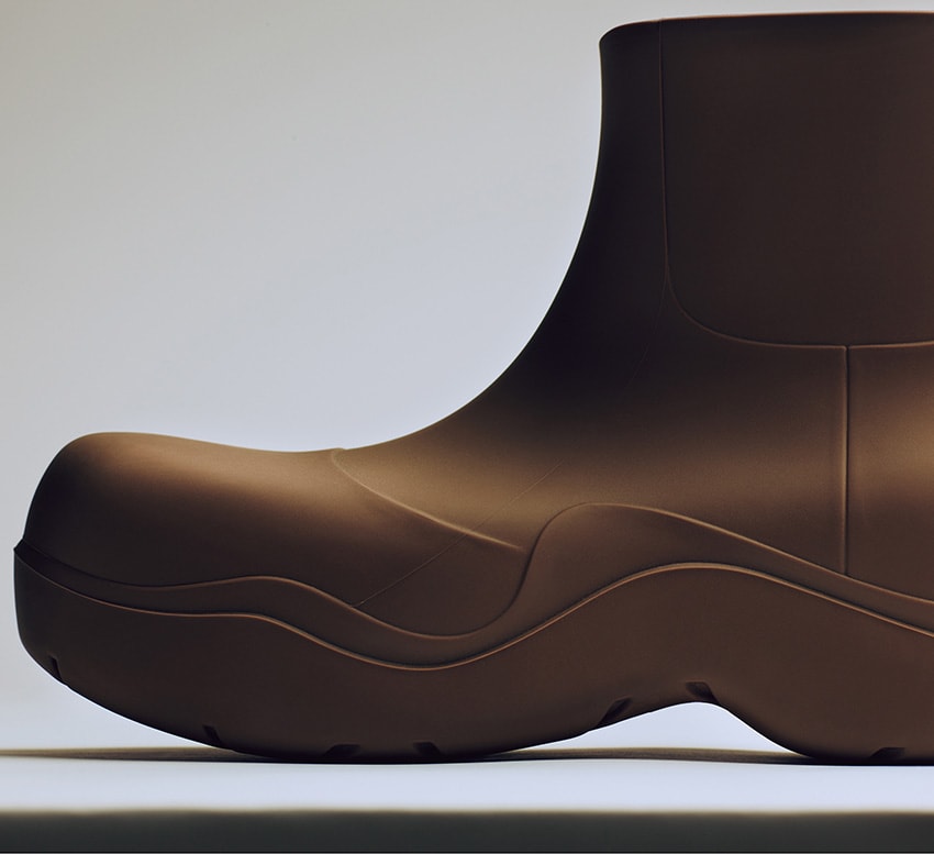 藤井隆行が“小学生以来に買った長靴”というボッテガ・ヴェネタ「パドル