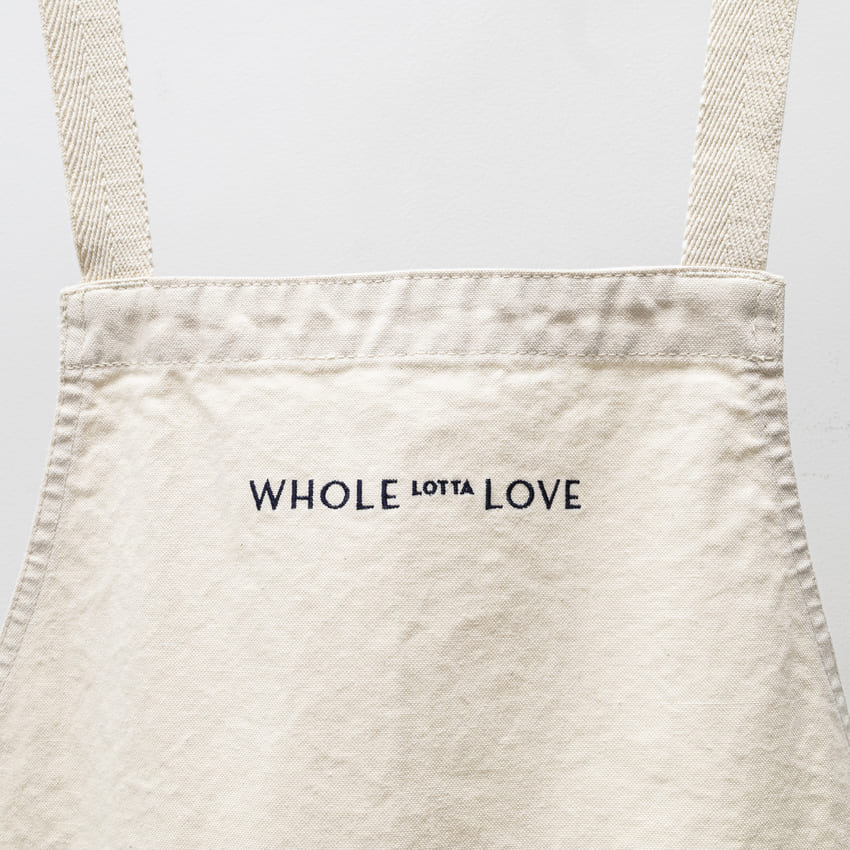 ロンハーマン カフェ”印のエプロン登場！ 休日のクッキングパパ必須