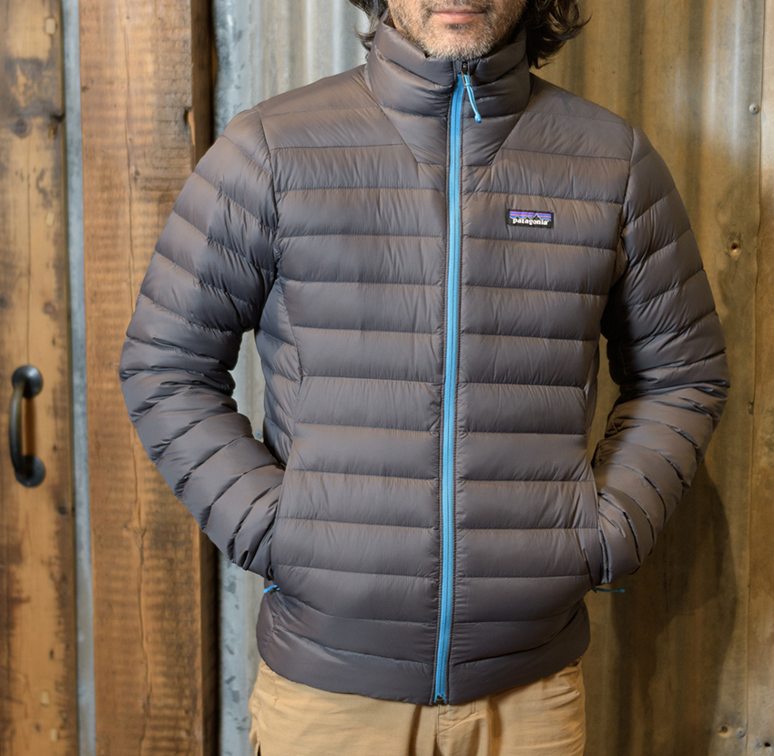 800フィルパワーで羽毛量26%アップ！ 薄くても1枚で越冬可能な