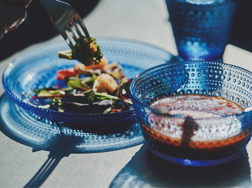 心地良きフィンランドの色 。イッタラの「ウルトラマリンブルー」