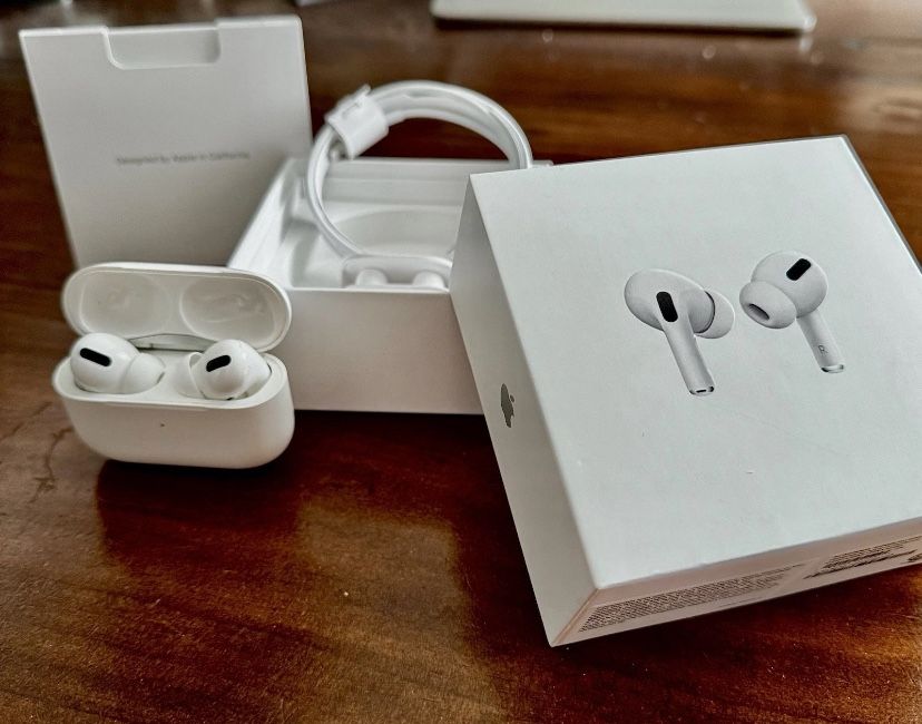 Airpods Pro 1st Generation with Magsafe Wireless Charging Case