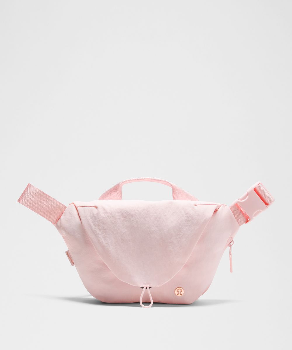 カーブ クロスボディバッグ 3L | バッグ | Lululemon JP