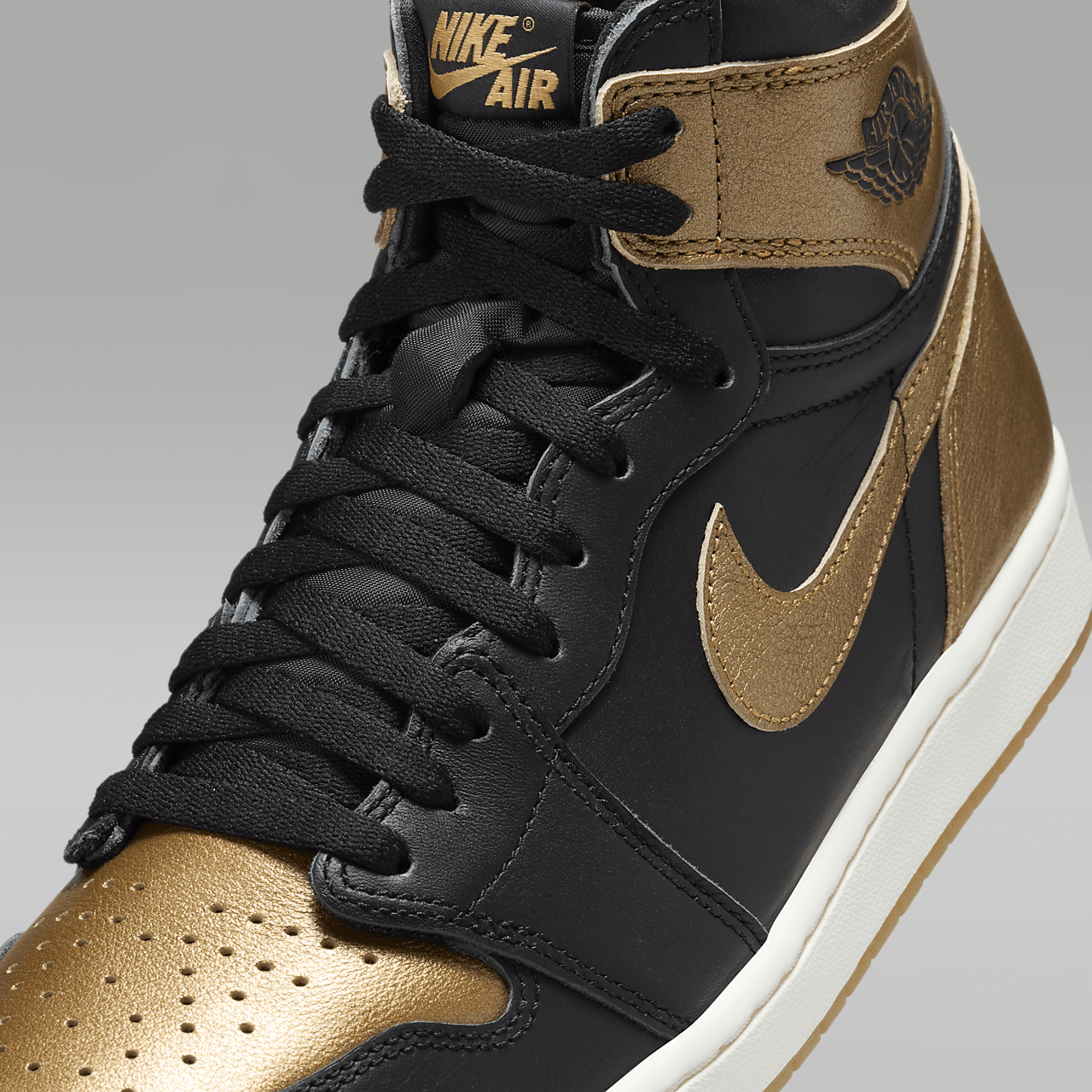 Air Jordan 1 Retro High OG Black Metallic Gold DZ5485-071 | More