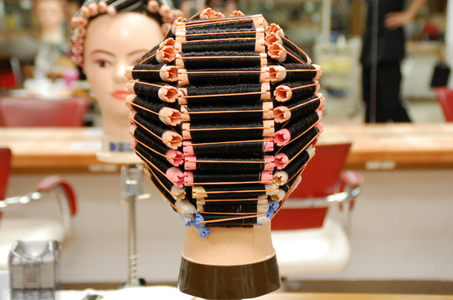 美容師国家試験第二課題の「ワインディング」とは？持ち物や審査項目