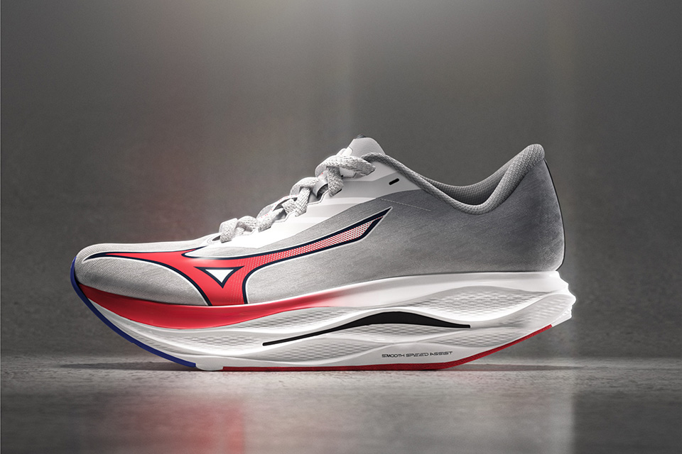 踵がないシューズ”シリーズ最新作！ ミズノ「WAVE REBELLION FLASH 3