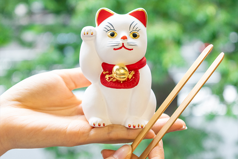 老舗金箔処による招き猫の箔押し体験＆ホテル カンラ京都でティータイム