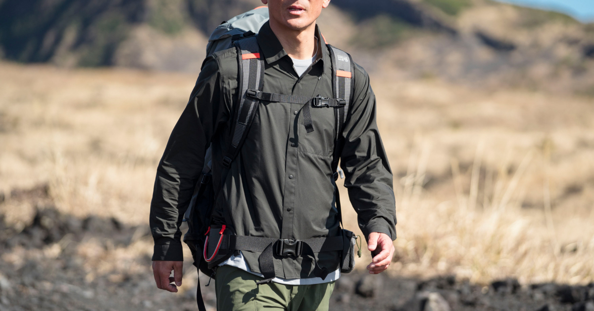 防風、通気、ストレッチ。脱ぎ着がいらない新定番トレイルシャツ「Kor