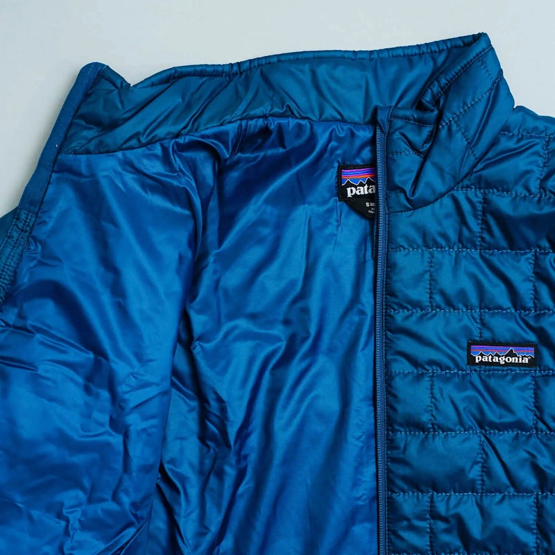 秋山ハイクで活躍する防寒着の決定版！ 化繊インサレーション