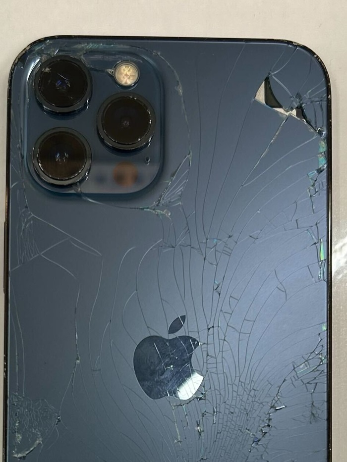 iPhone12 Pro Max 画面縦線有り 背面ひび割れ iPhone12 Pro Max 画面縦