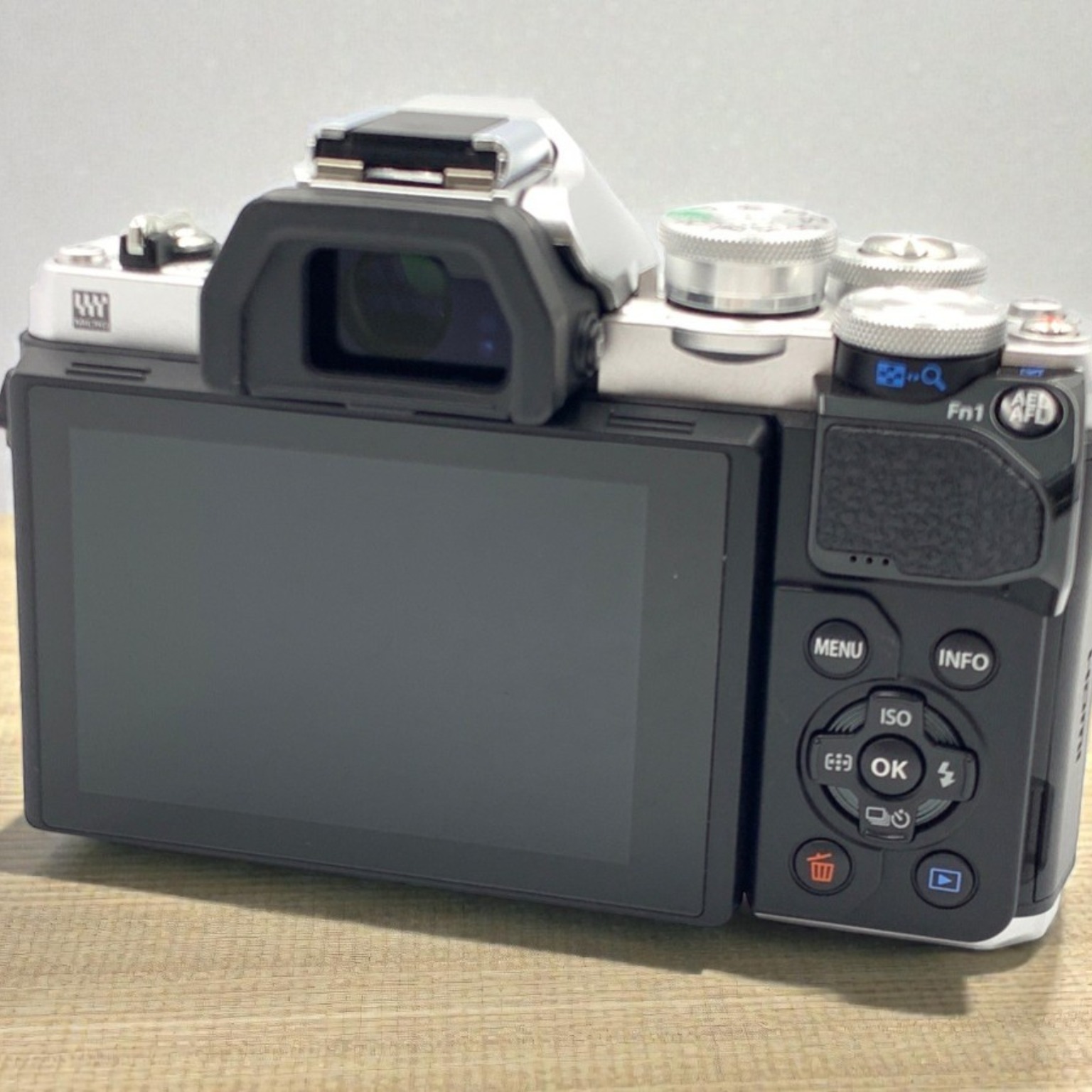 OM SYSTEM OM-D E-M10 Mark III ボディ 