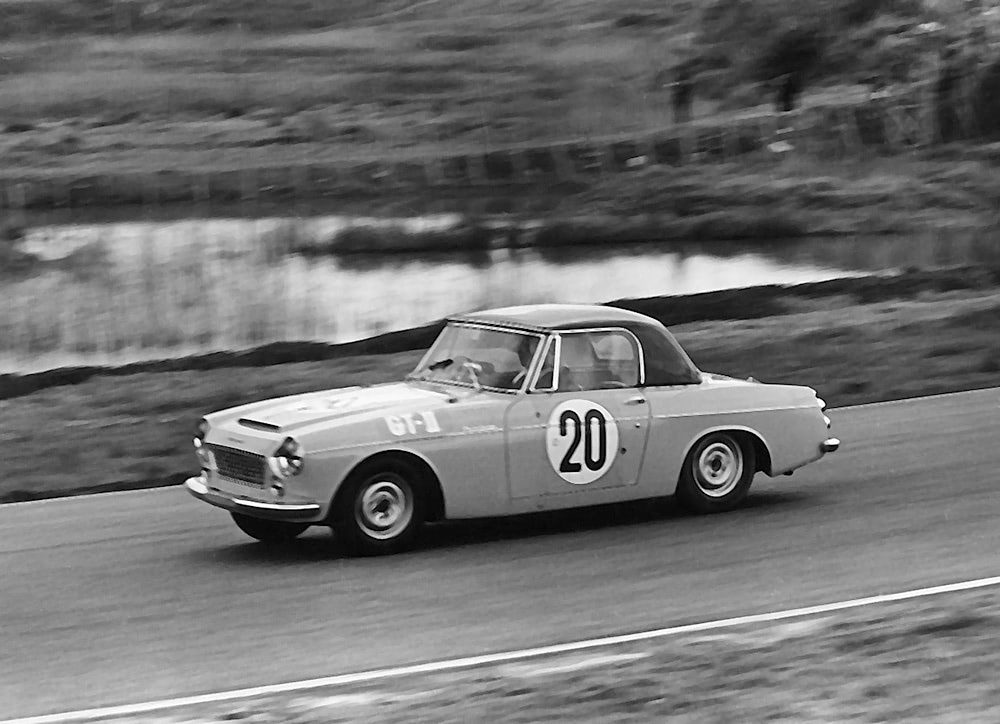 2】スカイラインGTが、ポルシェ904かわして一時トップに立つ！｜最強の