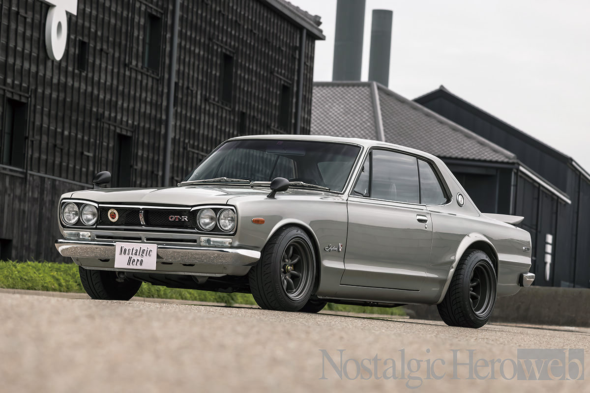 ハコスカ 後期 2000 GTX 4ドア ハードトップ 共通 リヤーパネル