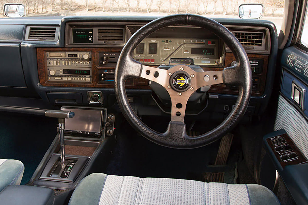 パーソナル性が強い2ドアハードトップ。それに似合うランドゥトップと