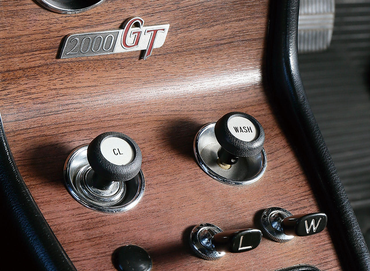 ハコスカR。4ドア／2ドアHTの内装の違いを知りたい！ 初代スカイライン