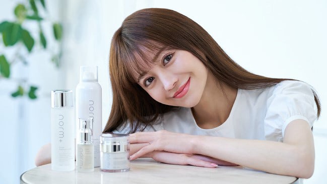 愛沢えみりのスキンケアブランド「norm+」、発売4カ月で2万個販売