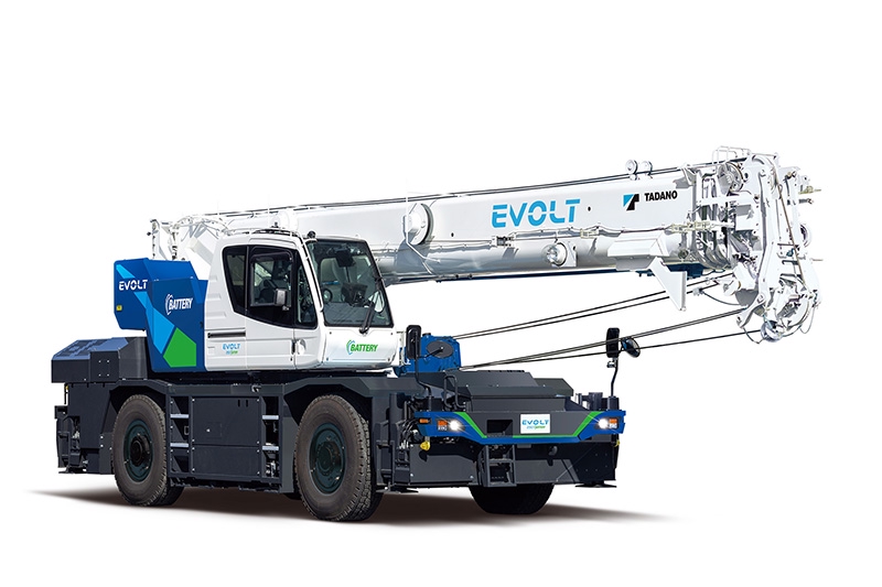 タダノが世界初投入、25トン級フル電動ラフテレーンクレーンの性能