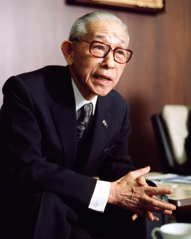 親族が期待以上と評する出来栄え｢松下幸之助AI｣､パナソニックHDが開発