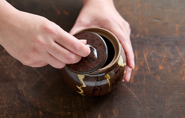 丹波の卓上壺 イッチン飴｜台所の道具｜中川政七商店 公式サイト