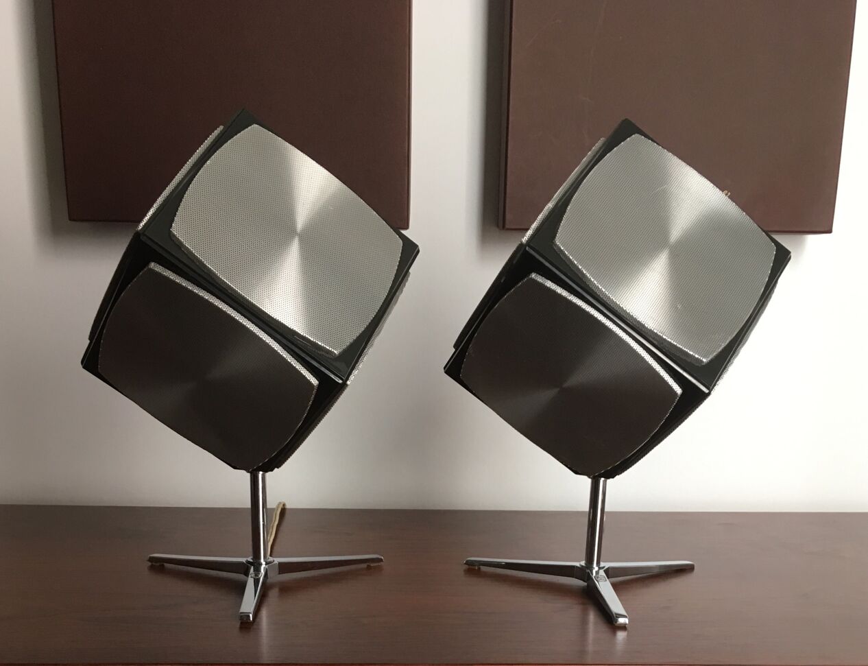 Legendary pair of grundig Audiorama speakers 700 cubes - vintage