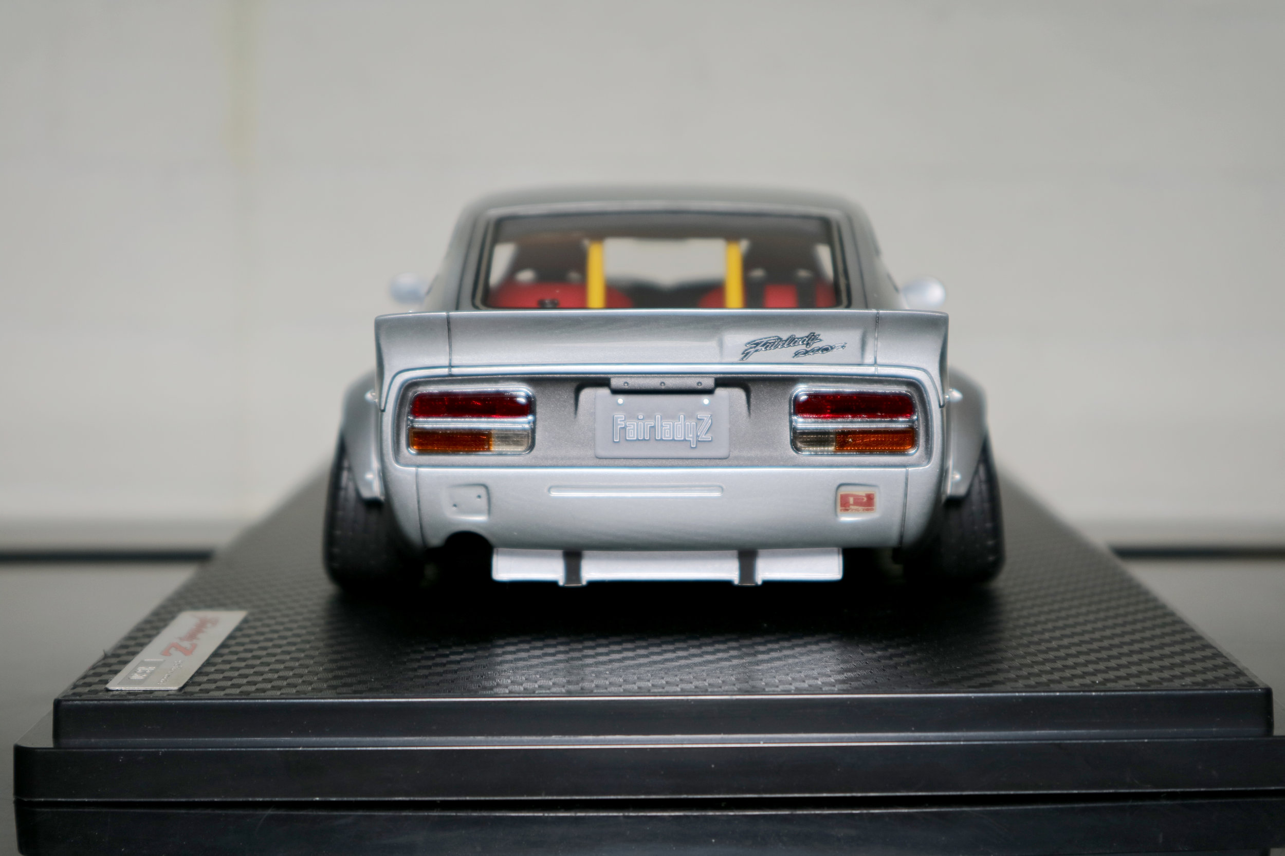 Ignition Model - 1/18 Nissan Fairlady 240ZG (HS30) Full Works