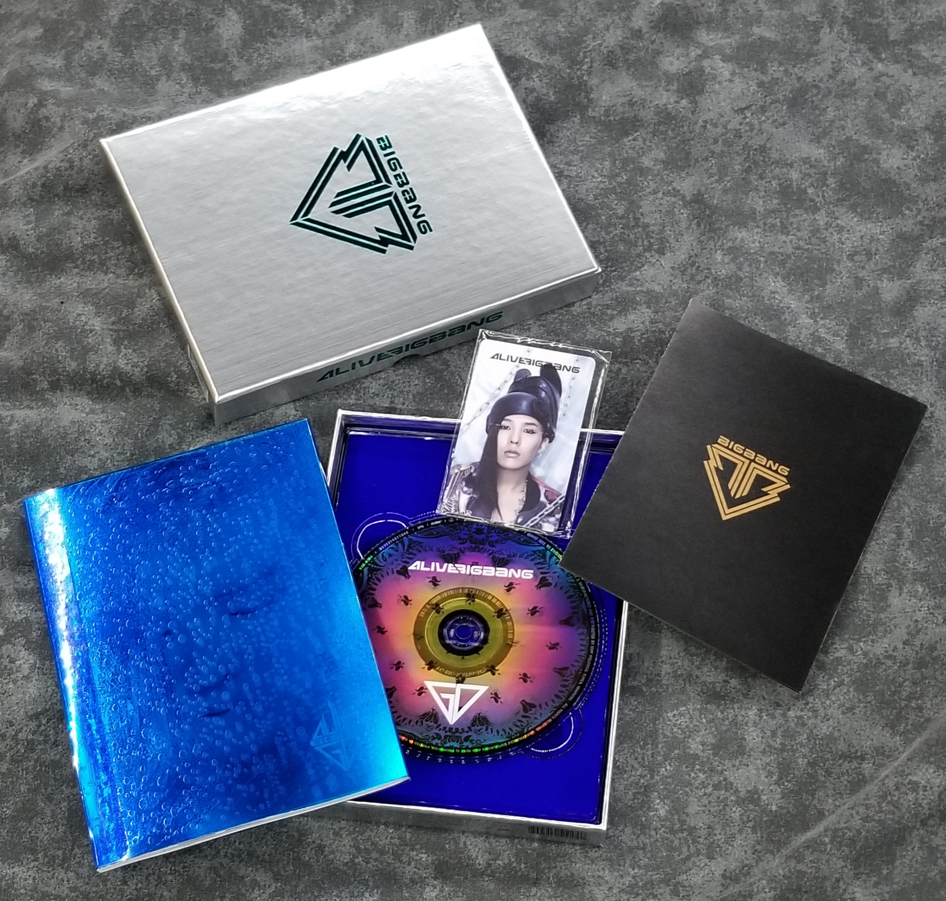 2012 - Alive re-issue - G-Dragon version — my BIGBANG collection