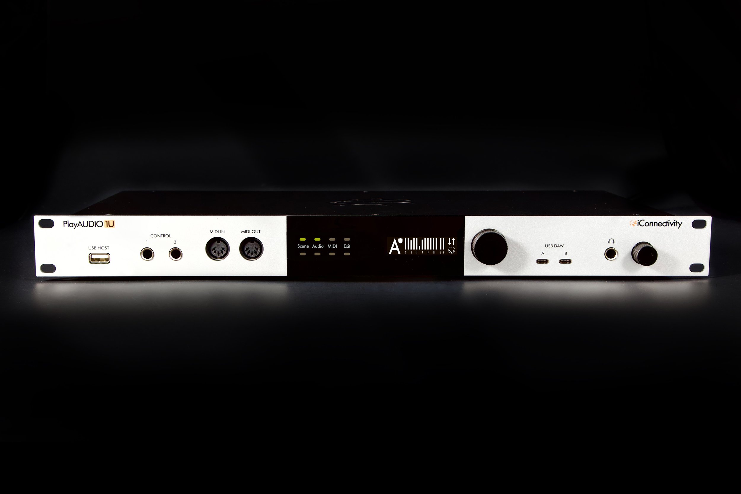 PlayAUDIO1U audio and MIDI interface for live perfomance