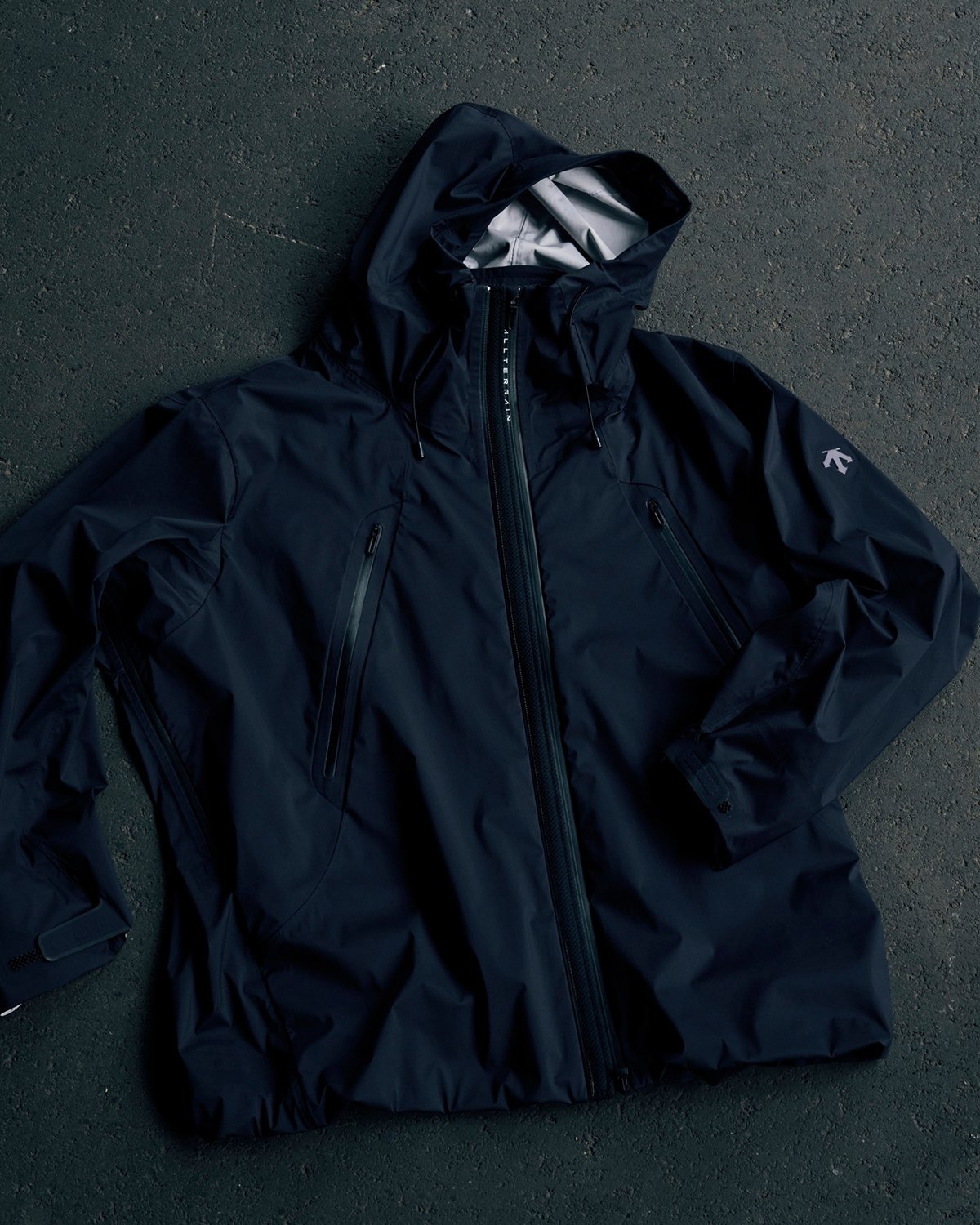 The Oversized CREAS Jacket by DESCENTE ALLTERRAIN for Graphpaper