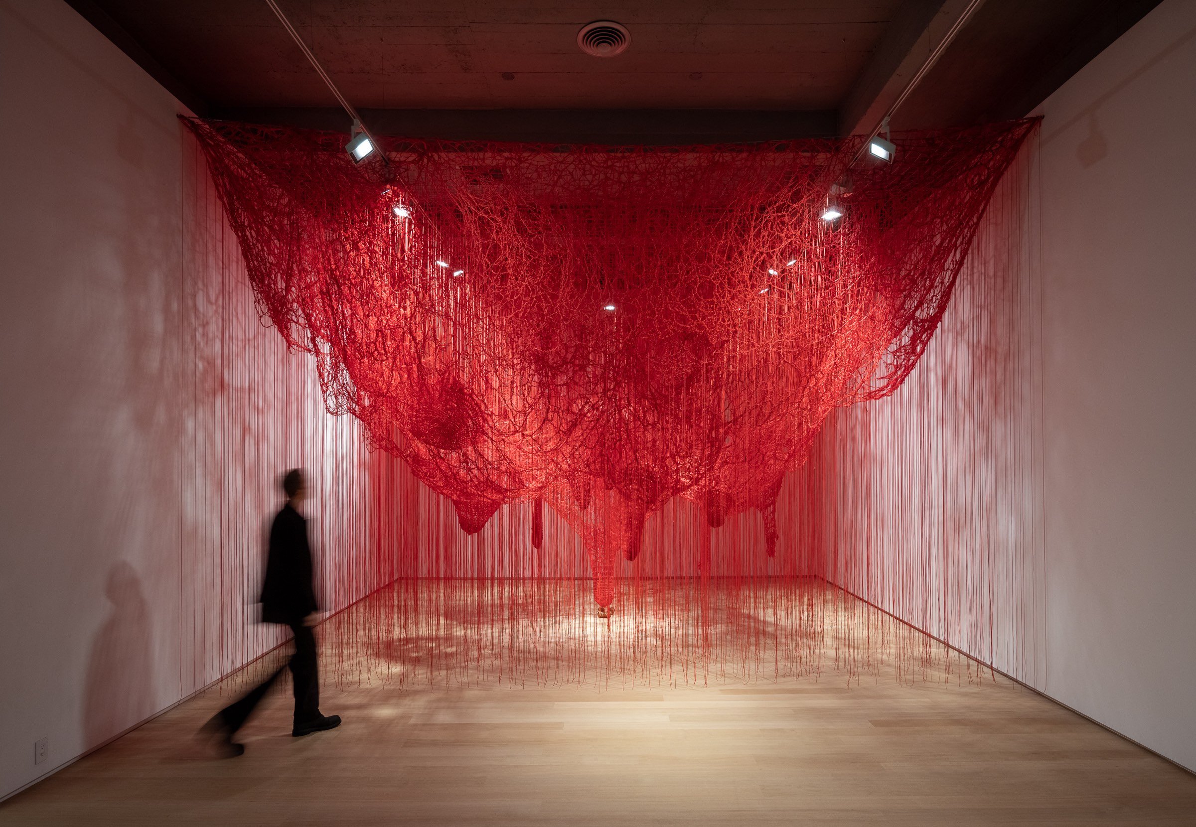 CHIHARU SHIOTA–塩田千春