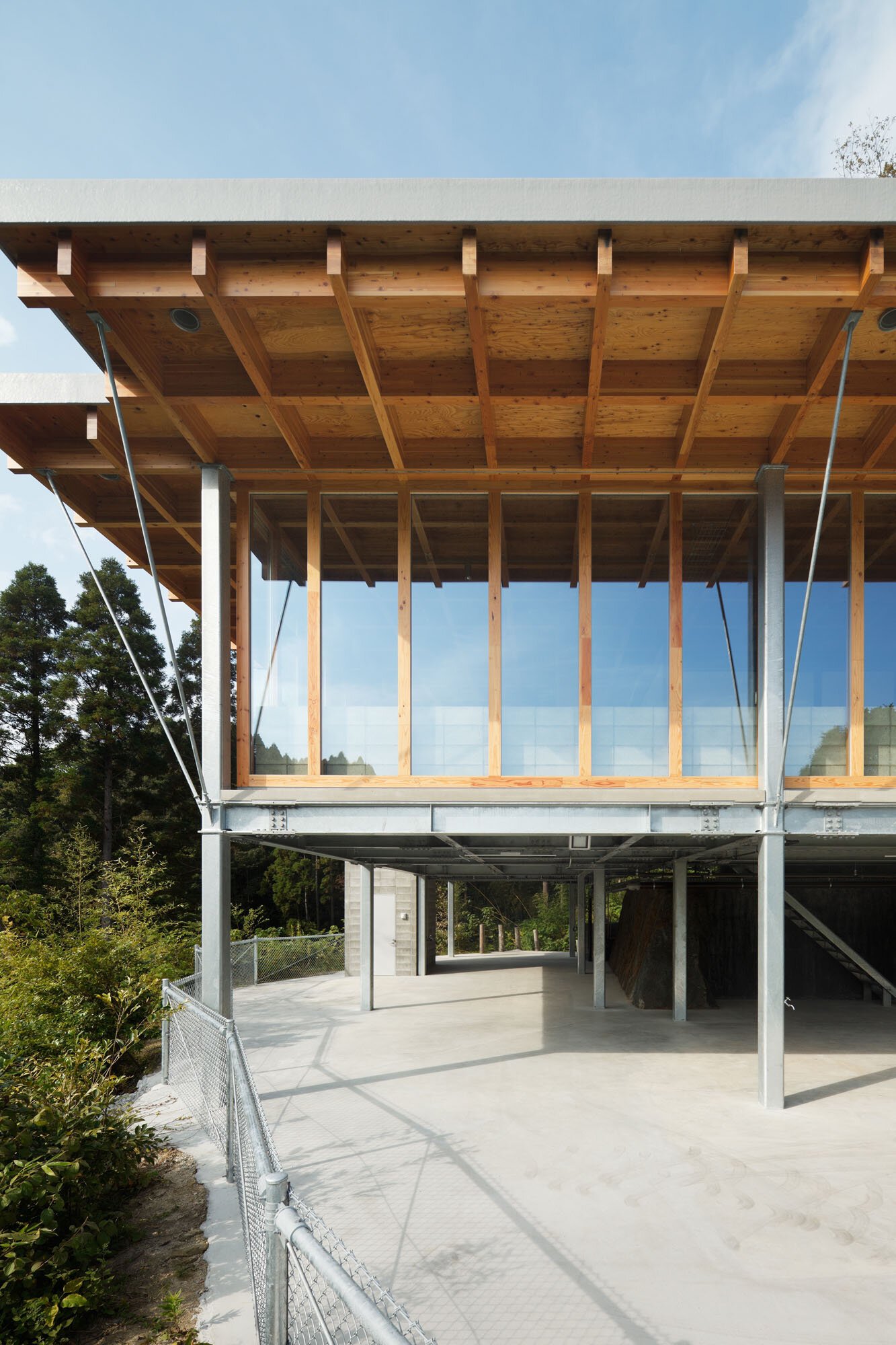 スキーマ建築計画を率いる長坂常に「T-HOUSE New Balance」と「HANARE