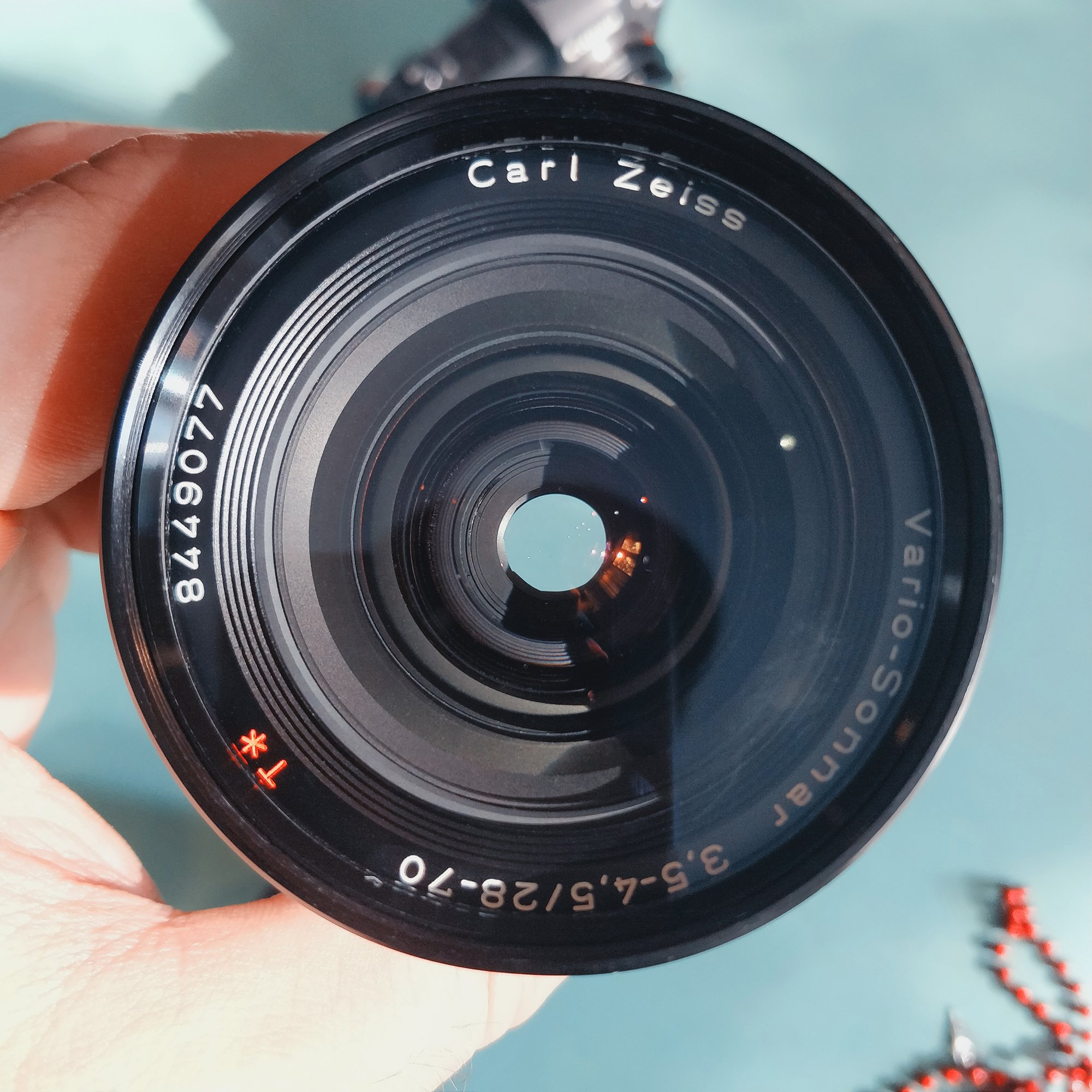 CONTAX ZEISS VARIO SONNAR 28-70MM F3.5-4.5 - Lens Info