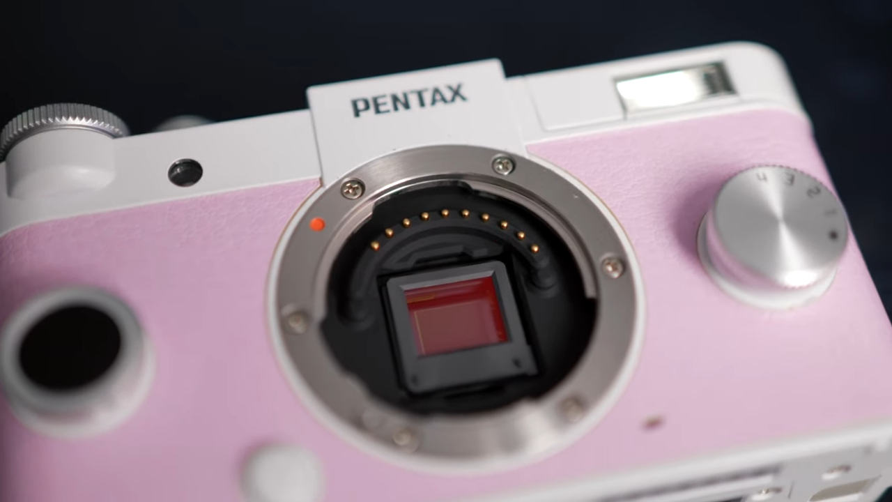 Pentax Q review in 2024 — the smallest digital camera system ever