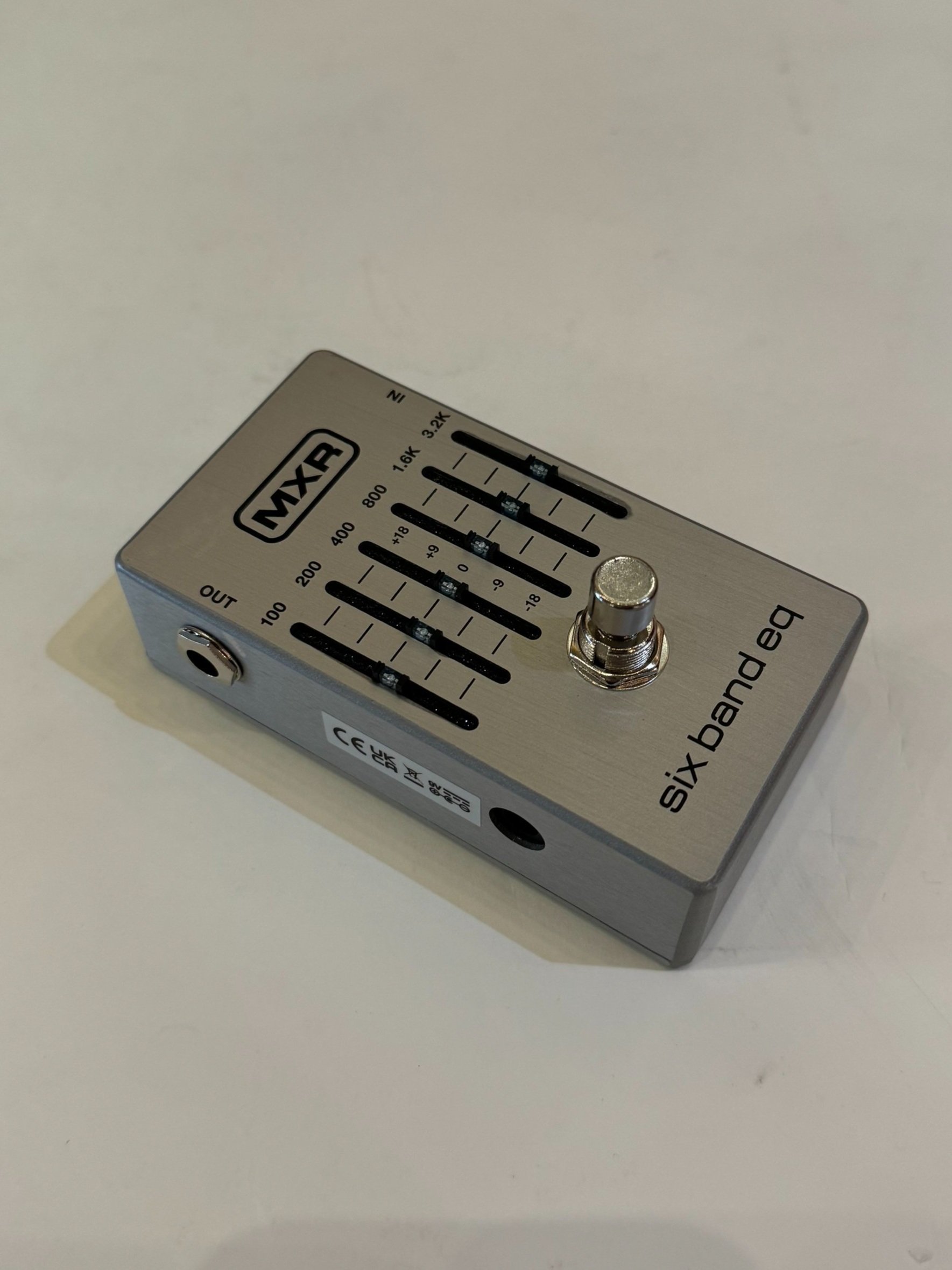 MXR six band eq ブースターを探し中の方にもおすすめ MXR six band eq