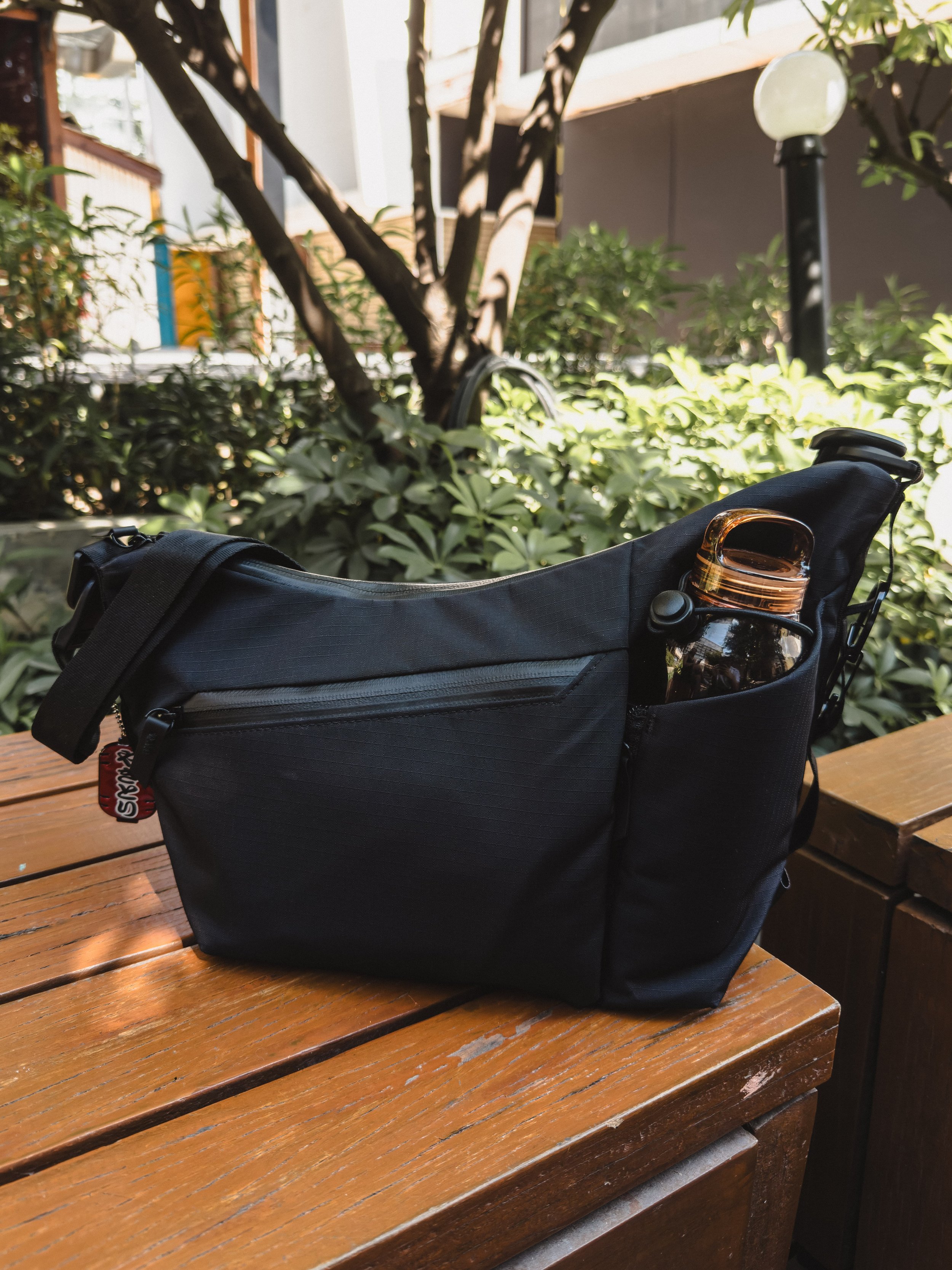 Alpaka Flow Satchel 4L Review — Clever Water-Bottle Sling