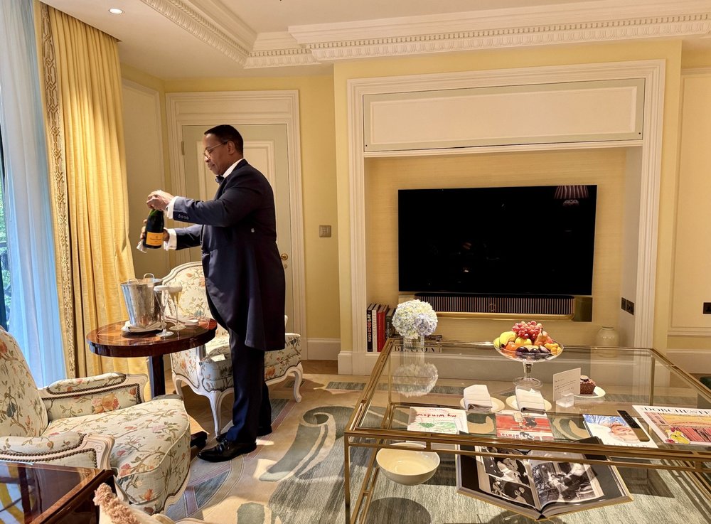 モードの帝王」没後日本で初の大回顧展開催！ 「イヴ・サンローラン展