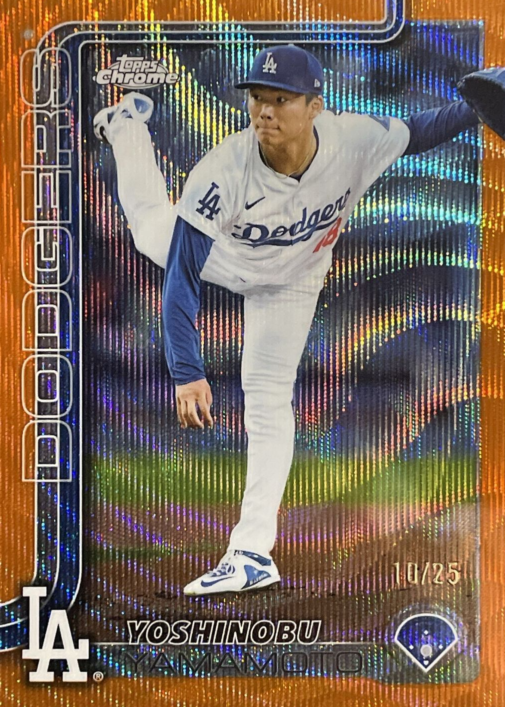 Yoshinobu Yamamoto 2025 Topps Chrome #179 Orange Wave Refractor