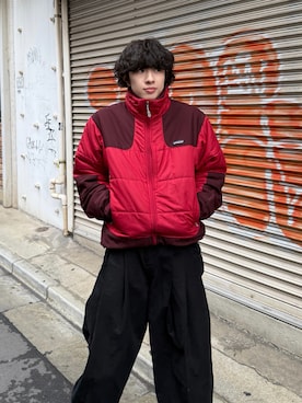 patagoniaのナイロンジャケット（レッド系）を使った人気ファッション