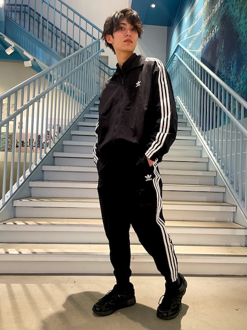 アディダス ブランドセンター 原宿YMさんのナイロンジャケットを使った
