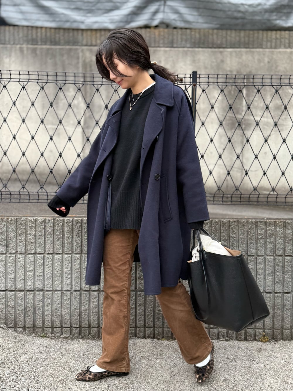 リバー ポンチョコート 23FWを使った人気ファッションコーディネート