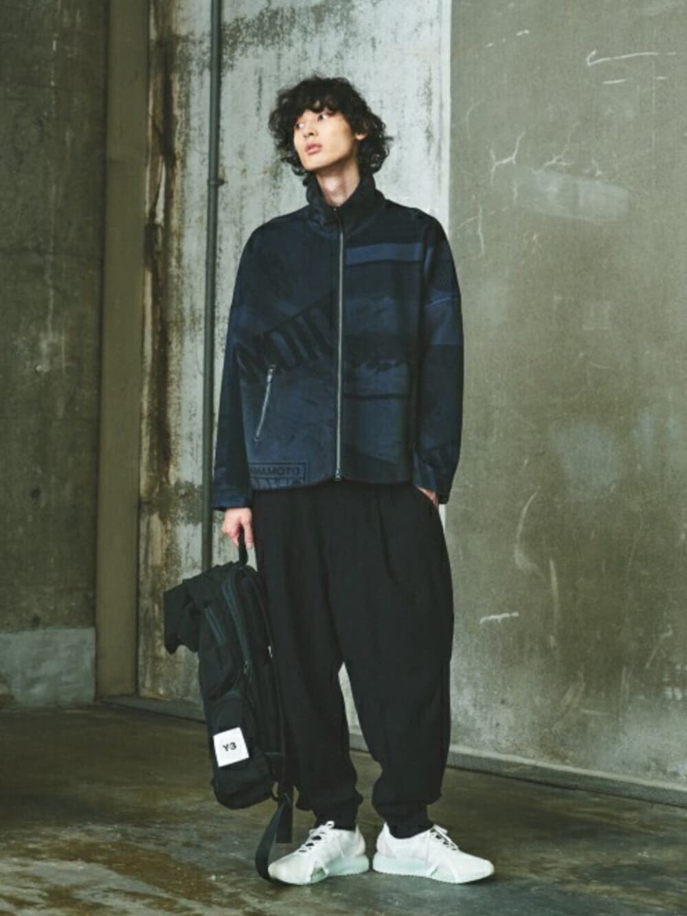 Y-3（ワイスリー）の「M CH2 VELVET SPACER ZINE AOP FZ SWEATER