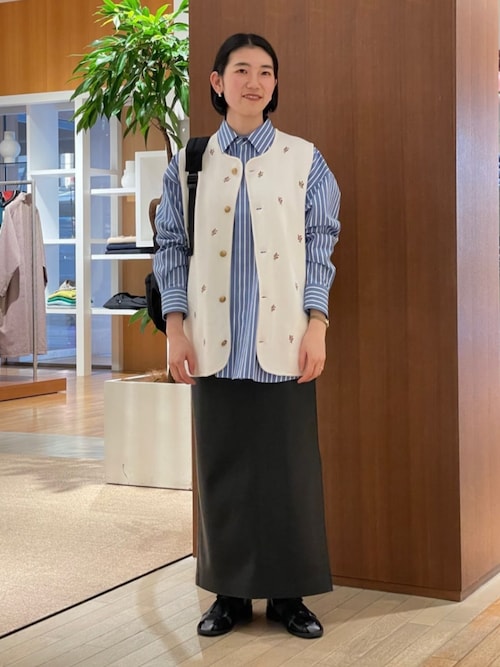 CABaN コットンカシミヤ フラワーエンブロイダリー クルーネックベスト