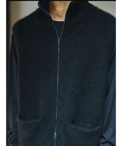 LIDNM（リドム）の「CASHMERE HARD MILLED ZIP VEST（ベスト）」 - WEAR
