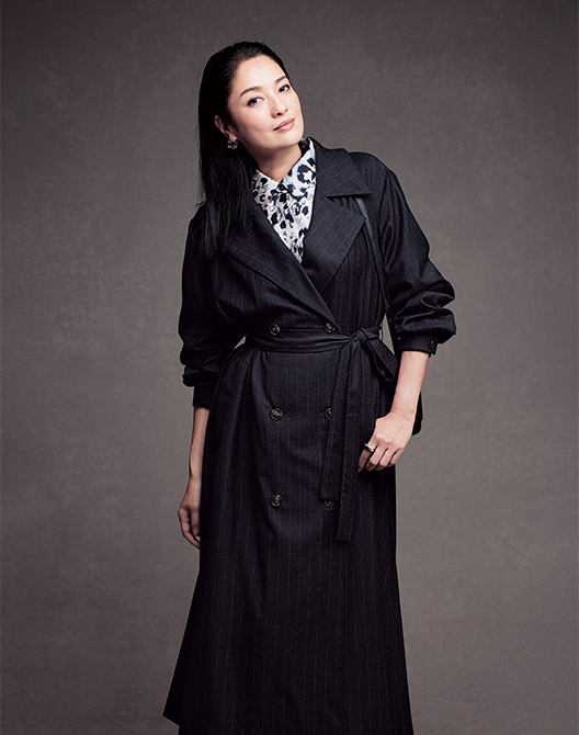 冬のお洒落をエレガントに彩る「マリナ リナルディ」の表情豊かな最旬