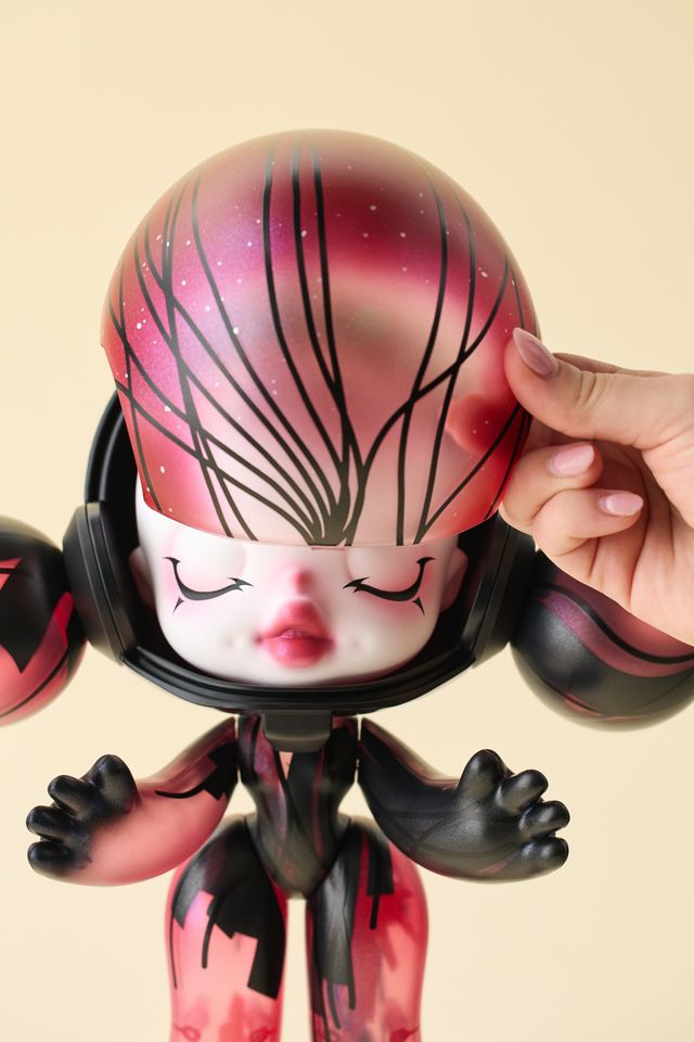 POP MART MEGA SKULLPANDA 400% Red Crystal Figure | Urban Outfitters