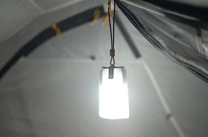 ポケットにスッポリ！たった「48g」の超軽量ランタンで快適テント泊