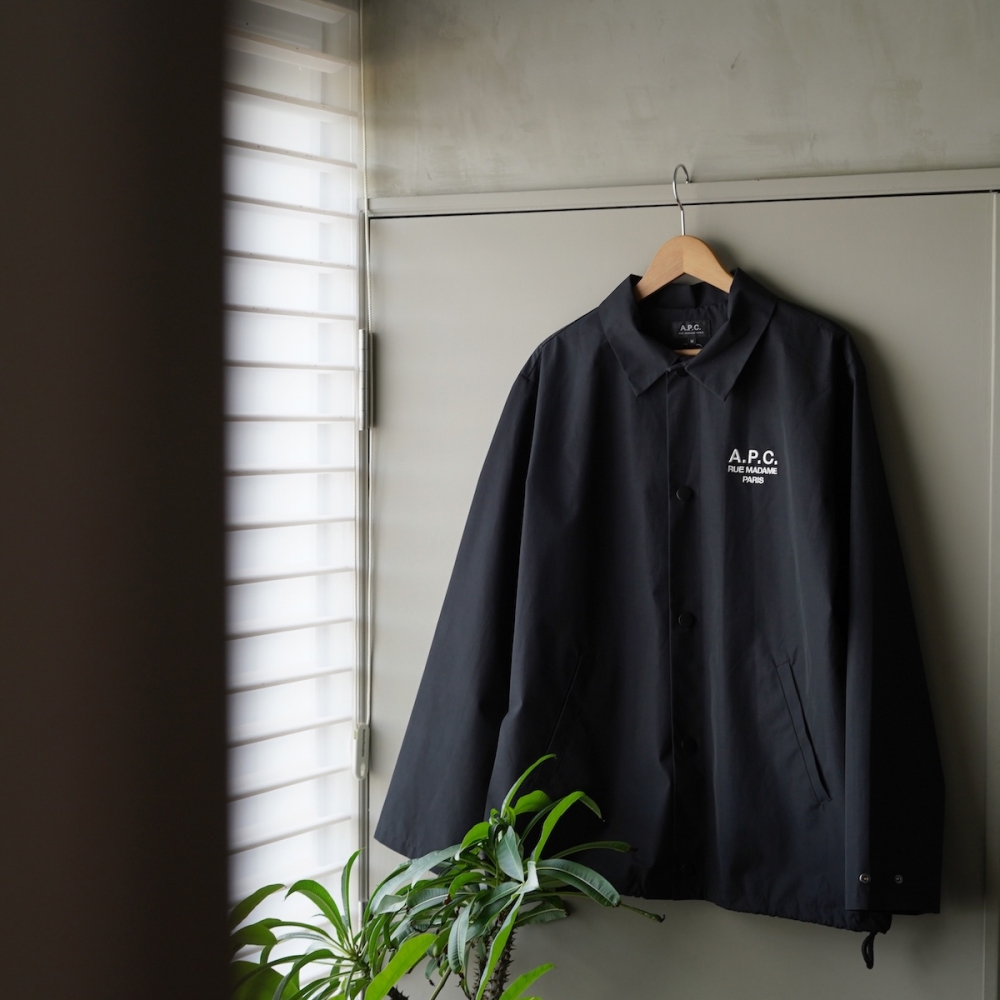 コーチジャケットも大人な雰囲気に。/ A.P.C. | 1989 Men's Blog