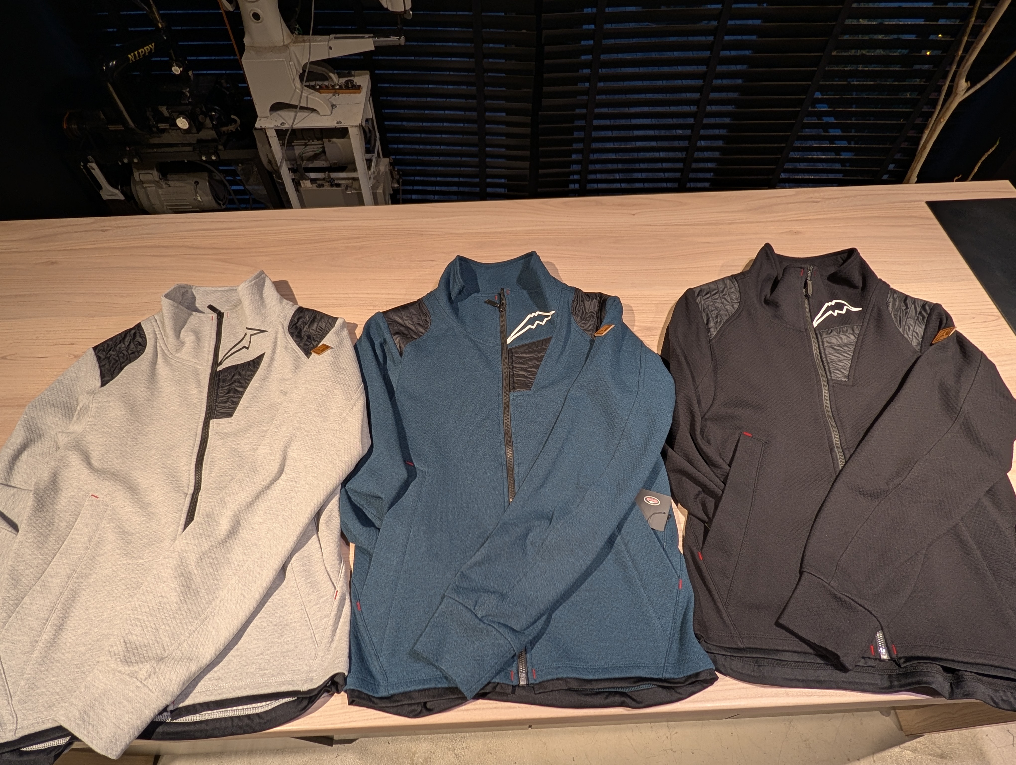 2026年新商品】＜K-1386＞アーカナトラックジャケット入荷しました