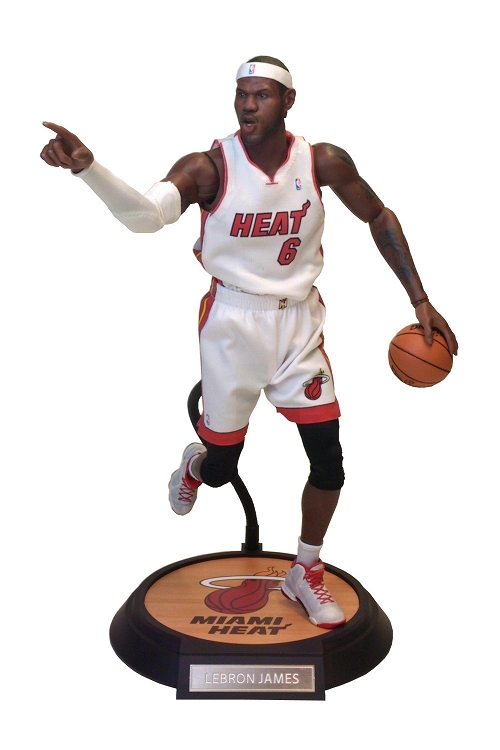 エンターベイのNBAコレクション新作として「キング」レブロン