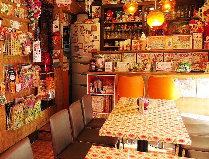 週末は時間旅行へ！おもちゃと雑貨に囲まれた東京の昭和レトロカフェ3